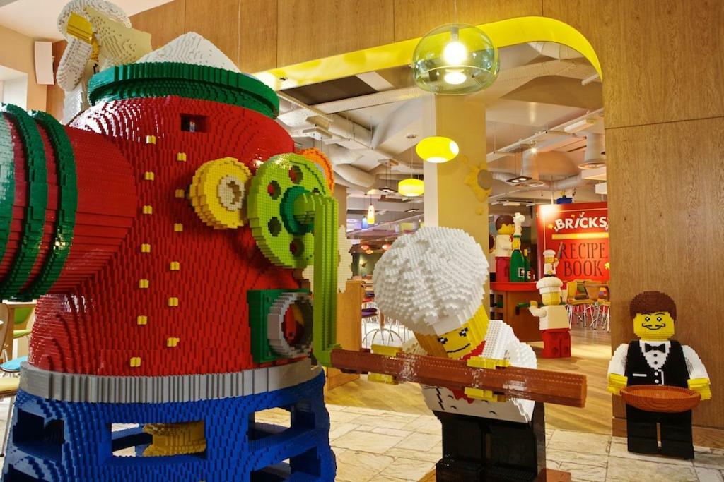 Legoland Windsor Resort Bagian luar foto